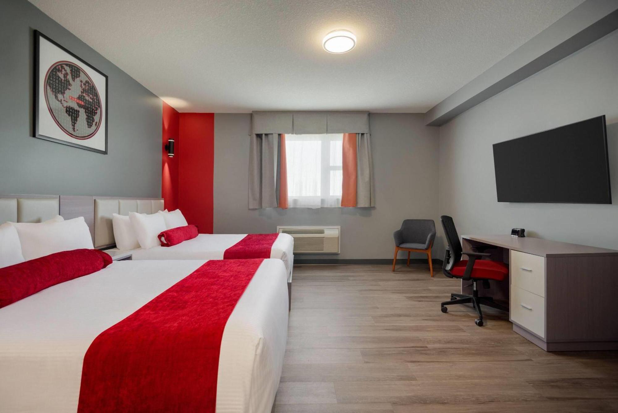 Ramada By Wyndham West Edmonton Hotel & Suites מראה חיצוני תמונה