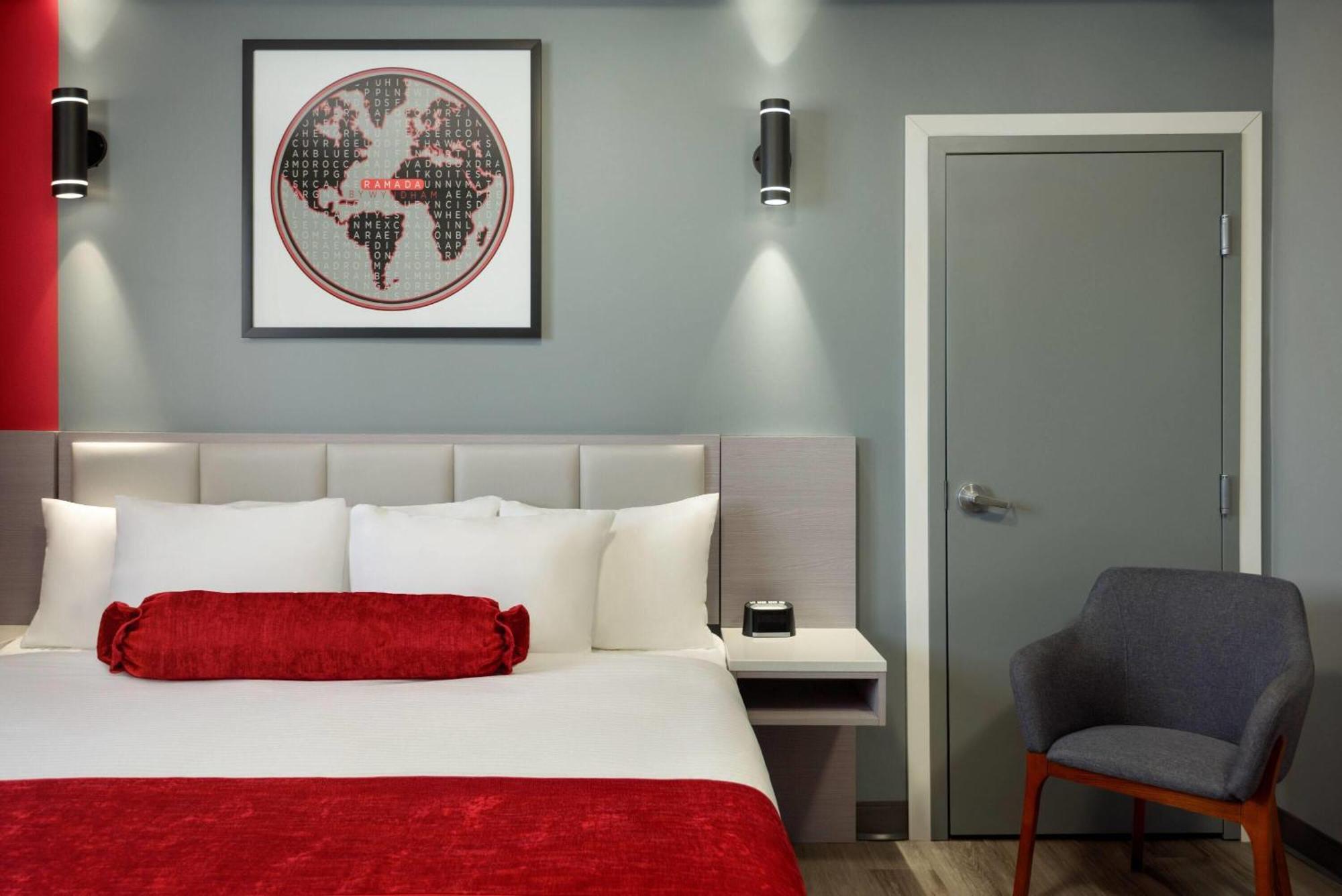 Ramada By Wyndham West Edmonton Hotel & Suites מראה חיצוני תמונה