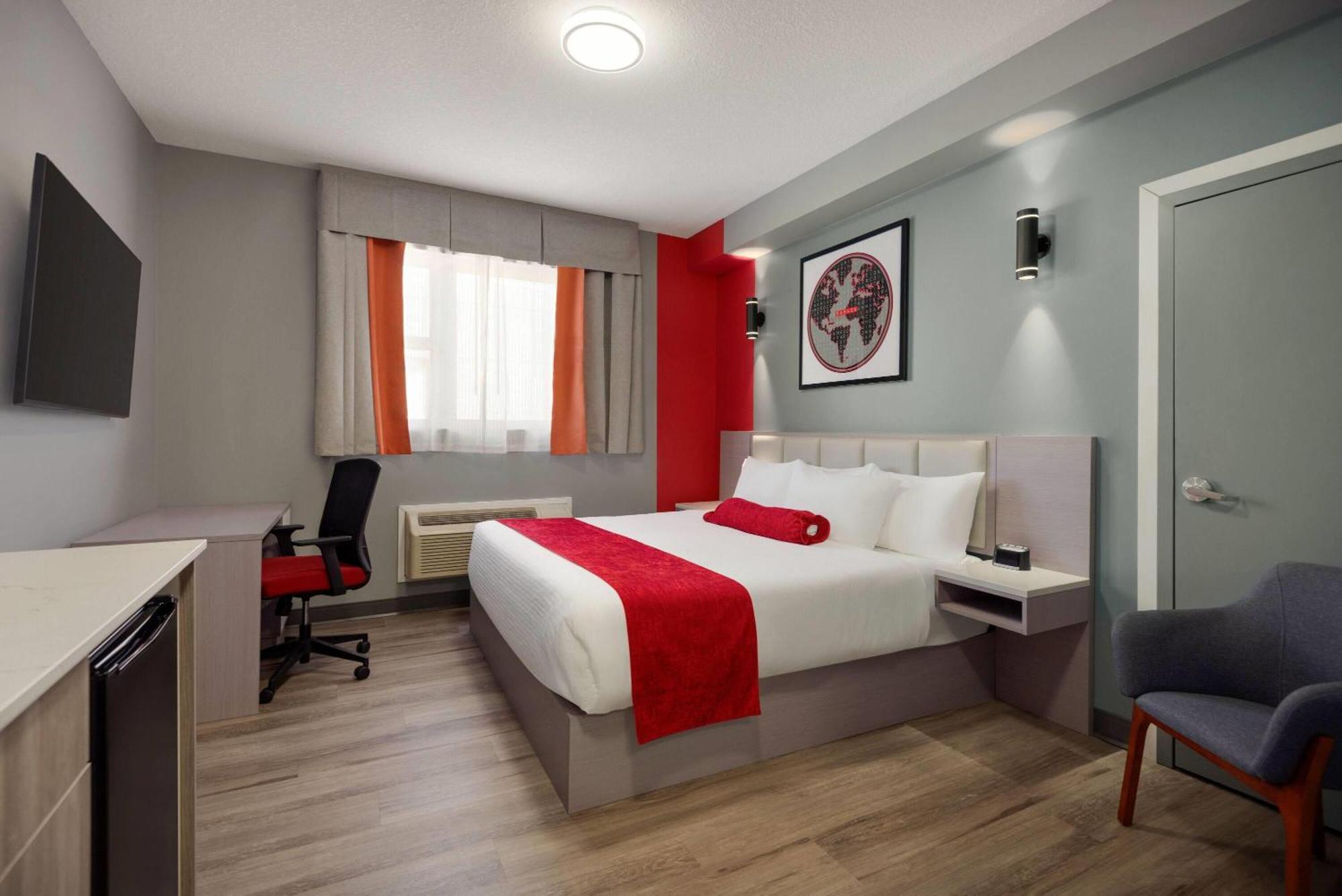 Ramada By Wyndham West Edmonton Hotel & Suites מראה חיצוני תמונה