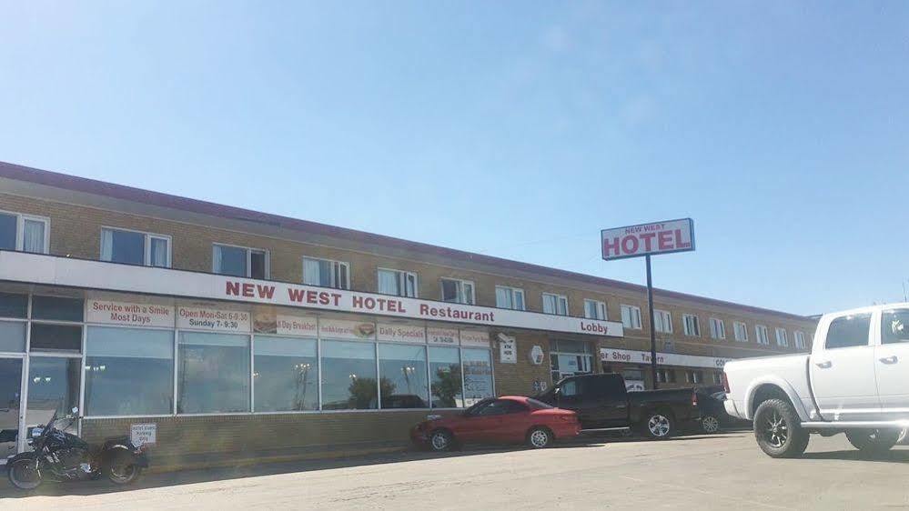 Ramada By Wyndham West Edmonton Hotel & Suites מראה חיצוני תמונה